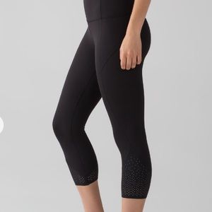 Lululemon Anew Crop